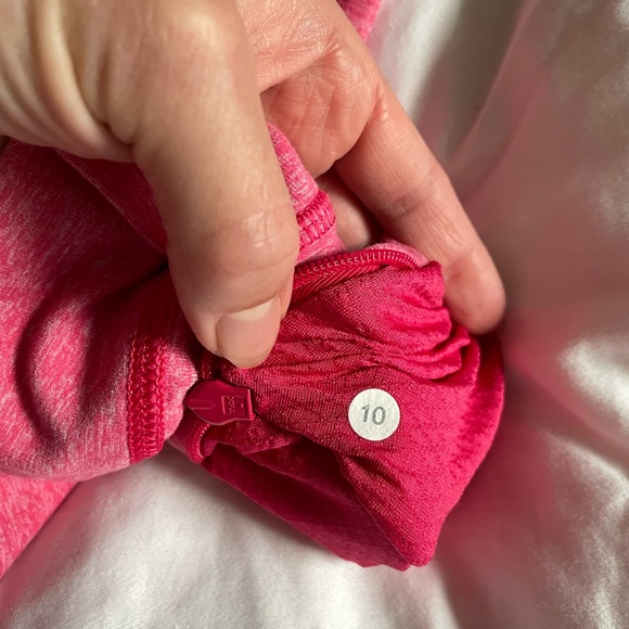 Sz 10 Hot Pink Lululemon Top - Picture 2 of 5